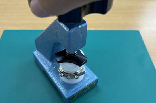 時計のケーシングの様子